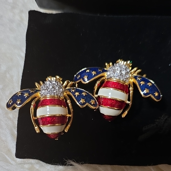 Joan Rivers Patriotic Bee Brooches - Red, White, Blue, Gold - Picture 6 of 7